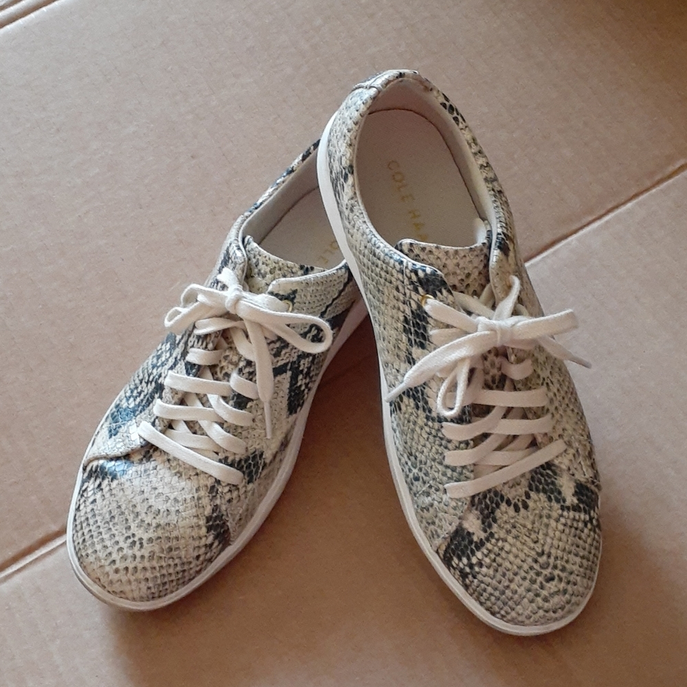 COLE HAAN SNAKE PRINT CASUAL SHOES